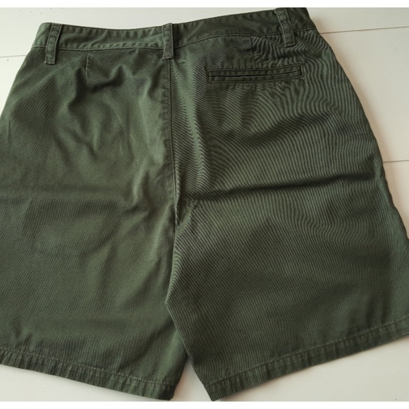 Tommy Hilfiger shorts - Picture 2 of 4